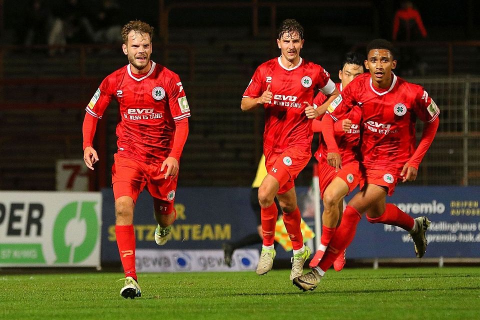 RWO klettert dank des späten Siegtreffers von Schlax. RWO klettert dank des späten Siegtreffers von Schlax.