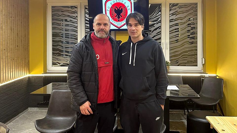 Der neue sportliche Leiter des FC Kosova, Armando Zani (links), mit Trainer Enkel Alikaj.