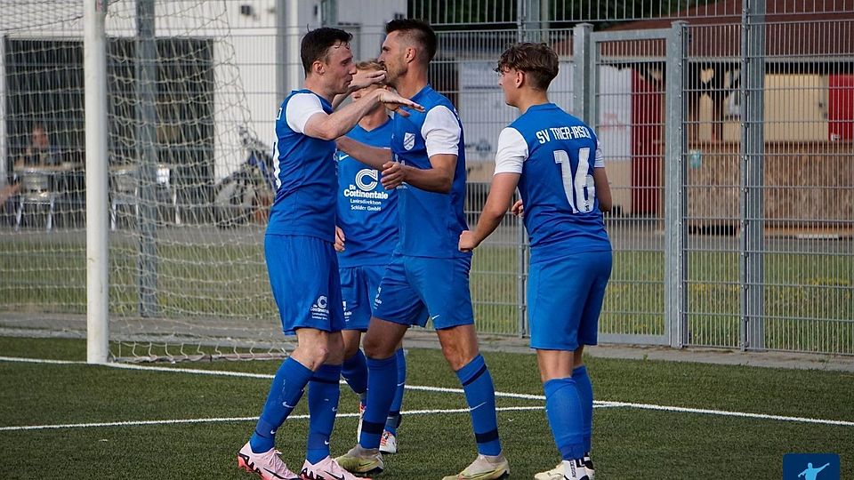 Wozu sein Team im Pokal fähig ist, bewies es in der ersten Runde beim 7:2 gegen Bezirksligist SG Utscheid. Nun wollen der SV Trier-Irsch und Spielertrainer Sebastian Szimayer (Zweiter von rechts) erneut für Furore sorgen. 