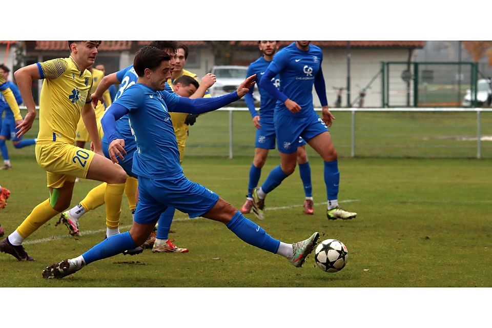 Zwangspause: Abwehrspieler Nuyan Karsak (blau) fehlt seinem Team auf unbestimmte Zeit.