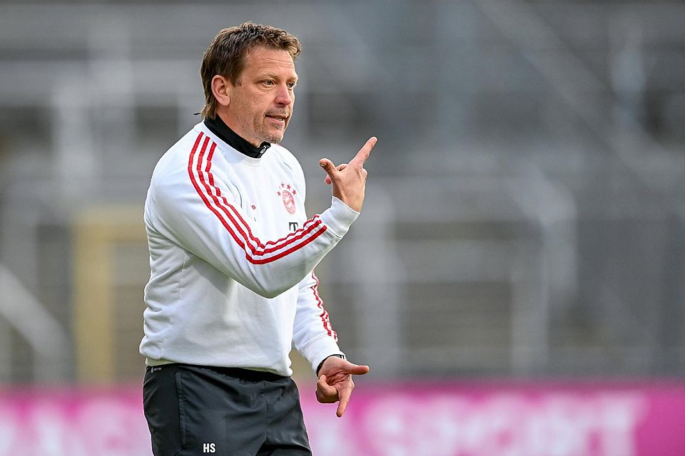 Holger Seitz macht vor dem Start der Regionalliga-Saison zwei Topfavoriten auf die Meisterschaft aus.