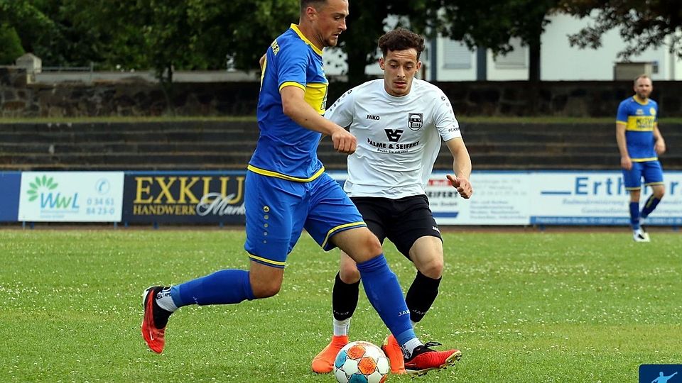 Eine wichtige Säule im Spiel des SV Eintracht Eisenberg. Kapitän Marius Mücke (blaues Trikot).