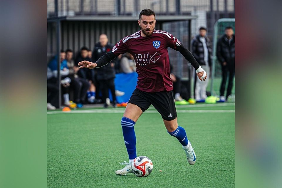 Shqipdon Ademi schoss vor der Winterpause sein 100. Tor für den FC Kosova München und wird zum Rekordhalter. Shqipdon Ademi schoss vor der Winterpause sein 100. Tor für den FC Kosova München und wird zum Rekordhalter.