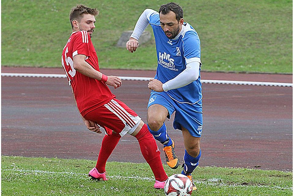 Eduard Magherusan unterlag mit Kissings Reserve (rechts) nach langer Zeit Mering II mit Johannes Pfeiffer. Foto: Michael Hochgemuth Eduard Magherusan unterlag mit Kissings Reserve (rechts) nach langer Zeit Mering II mit Johannes Pfeiffer. Foto: Michael Hochgemuth