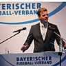 Harald Haase bleibt dem Fußballbezirk Niederbayern als Vorsitzender erhalten 
