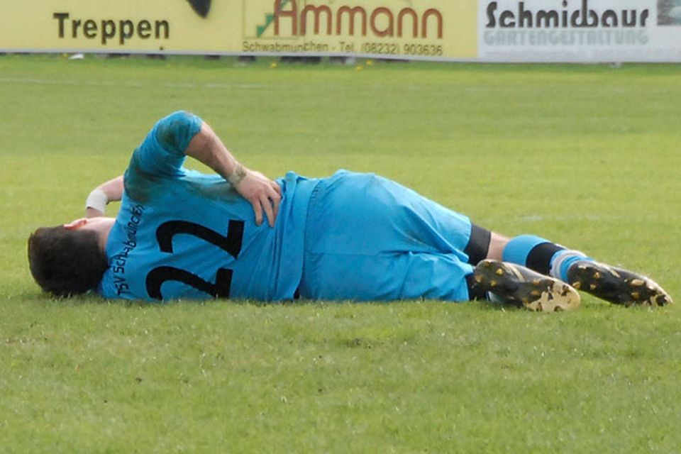 Angeschlagen war der TSV Schwabmünchen zeitweise in der Bayernliga. Doch am Ende rappelte er sich doch wieder auf und landete auf Platz 14.  Foto: Reinhold Radloff