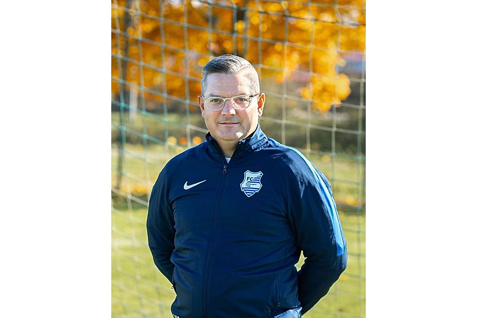 Sollte bei einer möglichen Meisterfeier mit dem FC Röhlingen auch an seinen alten Verein, die DJK denken: Matthias Manz war der erste Trainer, unter dem Andreas Redemann in der Aktiven spielte.  