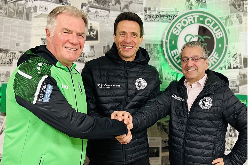 Von links nach rechts: Vorstand Werner Schmidt, Trainer Bernd Eigner und Manager Jochen Uhsemann freuen sich über die Vertragsverlängerung.