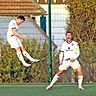 Gelungener Schachzug: Moritz Müller (r.) lässt nach einer Ecke den Ball durch die Beine laufen, sodass Florian Langenegger frei aus 20 Metern das 1:0 erzielen kann.