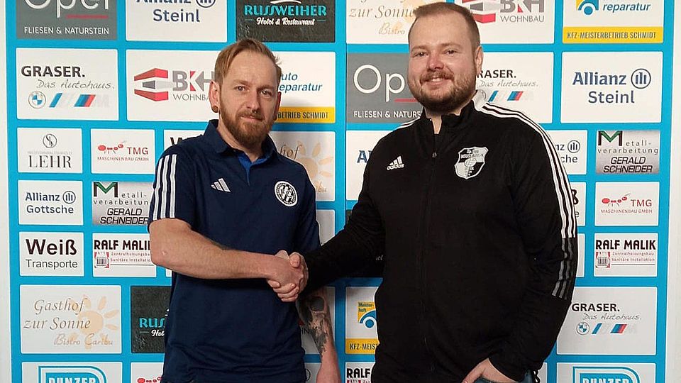 Die beiden Fußballabteilungsleiter Florian Schnödt (FCT, links) und Florian Dötsch (SpVgg) freuen sich auf eine erfolgreiche gemeinsame Zukunft.