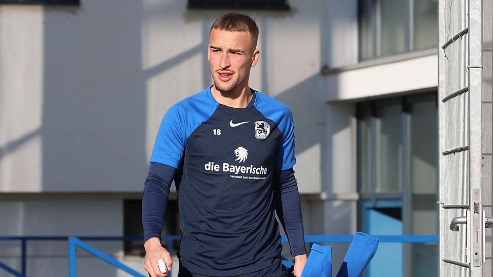 Lorenz Knöferl ist aktuell vom TSV 1860 an den FC Carl Zeiss Jena ausgeliehen – wo er einen Schockmoment erlebte.