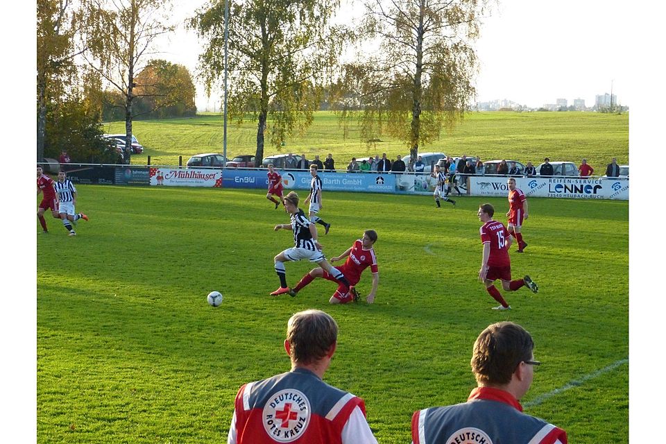 Nach der 1:4-Heimpleite gegen den TSV Buch (Bild) erkämpfte sich der FC Bargau beim TSV Köngen einen Punkt. (Foto: Jan Sigel)