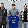 Das TuS-Spielertrainerduo Dennis Kramer (rechts) und Jonas Dotzler (links) freut sich über die Verpflichtung von Arjan Berisha.