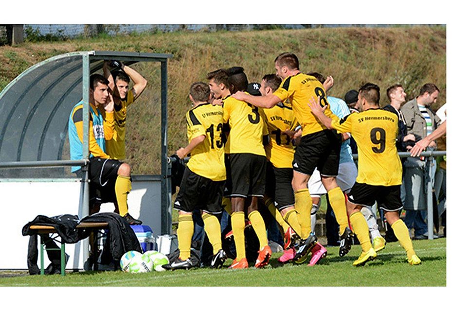 So ausgelassen wie hier will der SV Hermersberg auch am Samstag nach der Partie gegen die SG Oberarnbach über den Meistertitel jubeln. (Foto: SVH)