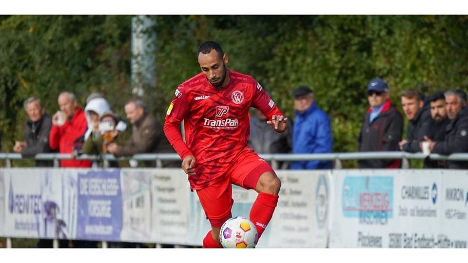 Erzielt per Elfmeter das 1:0 für den SC Waldgirmes in der Fußball-Hessenliga. Mohamed Zouaoui in Aktion. Erzielt per Elfmeter das 1:0 für den SC Waldgirmes in der Fußball-Hessenliga. Mohamed Zouaoui in Aktion. © Isabel Althof