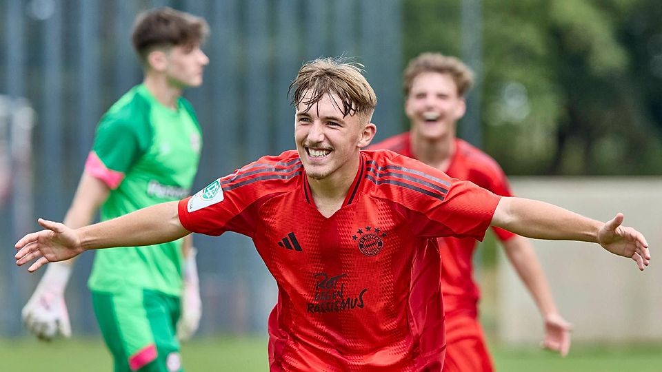 Lennart Karl trifft nach Belieben für die U17 des FC Bayern.