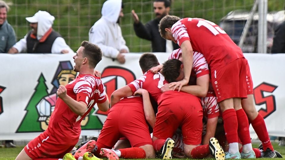  Wie hier beim Finalsieg im Bezirkspokal Mitte Mai gegen die SG Simonswald/Obersimonswald wollen die Spieler von RW Glottertal auch in den Aufstiegsspielen zur Landesliga Torerfolge zelebrieren. | Foto: Achim Keller