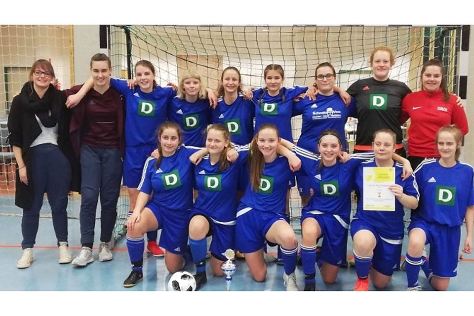 Als einzige Mannschaft des Bezirks Nahe spielen die B-Juniorinnen des SC Kirn-Sulzbach in dieser Liga.  Betreut wurde die Mannschaft von Sarah Kluge und Anna-Lena Selzer. F: Dräger