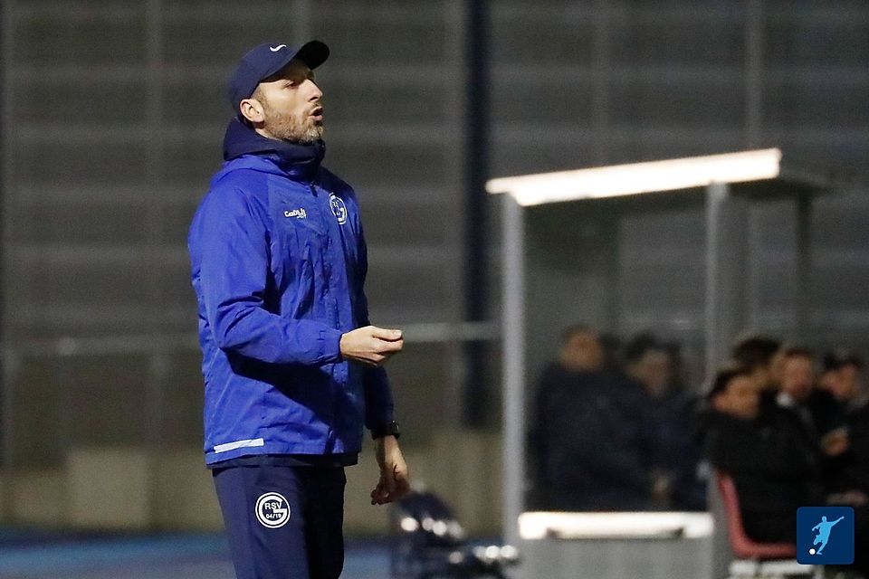 Damian Apfeld, Trainer von Oberliga-Spitzenreiter Ratingen 04/19.