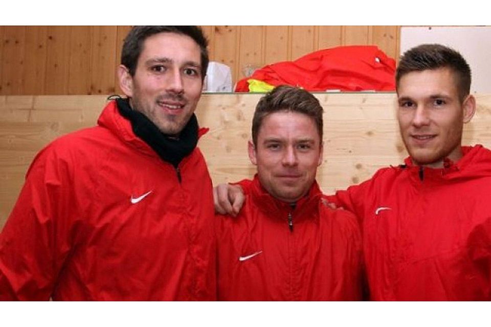 Weil der Trainer Christian Schuldt (Mitte) privat verhindert ist, haben Philipp Oelfin (links) und Florian Seyfried das Sagen. Foto: Yavuz Dural