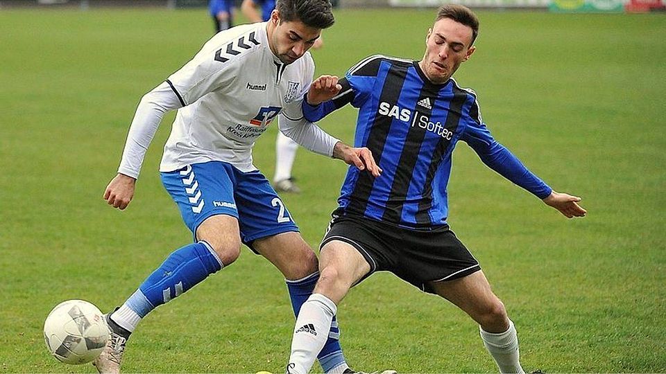 Kai Roob (l.) verstärkt die Donaustaufer Defensive.