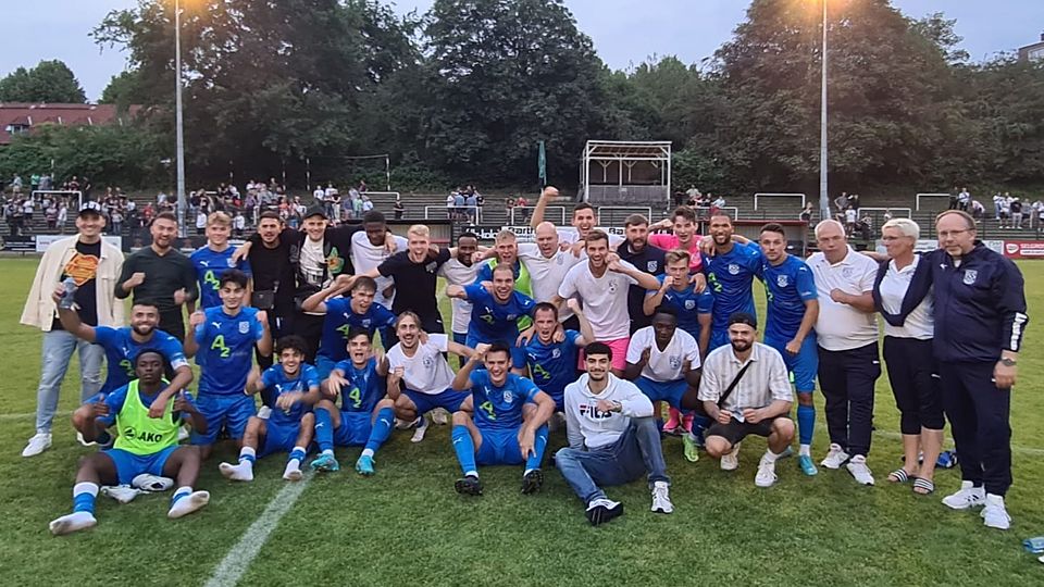 Das Team des FC Süderelbe freute sich über den Sieg bei Altona 93 und damit über den Einzug in die nächste Runde.