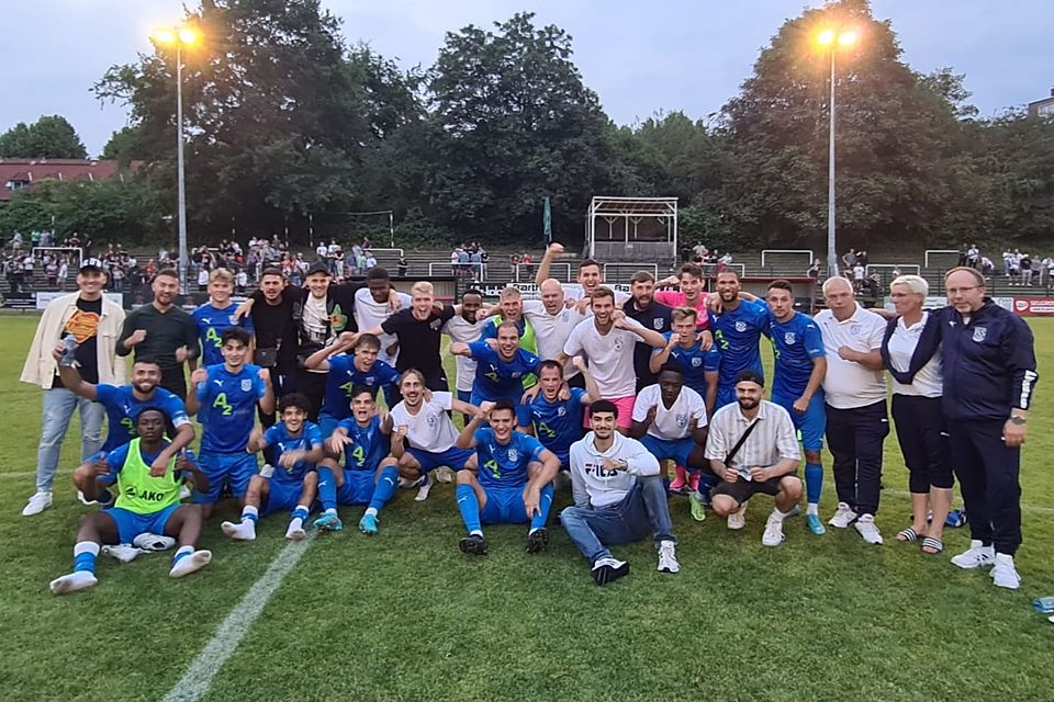 Das Team des FC Süderelbe freute sich über den Sieg bei Altona 93 und damit über den Einzug in die nächste Runde.