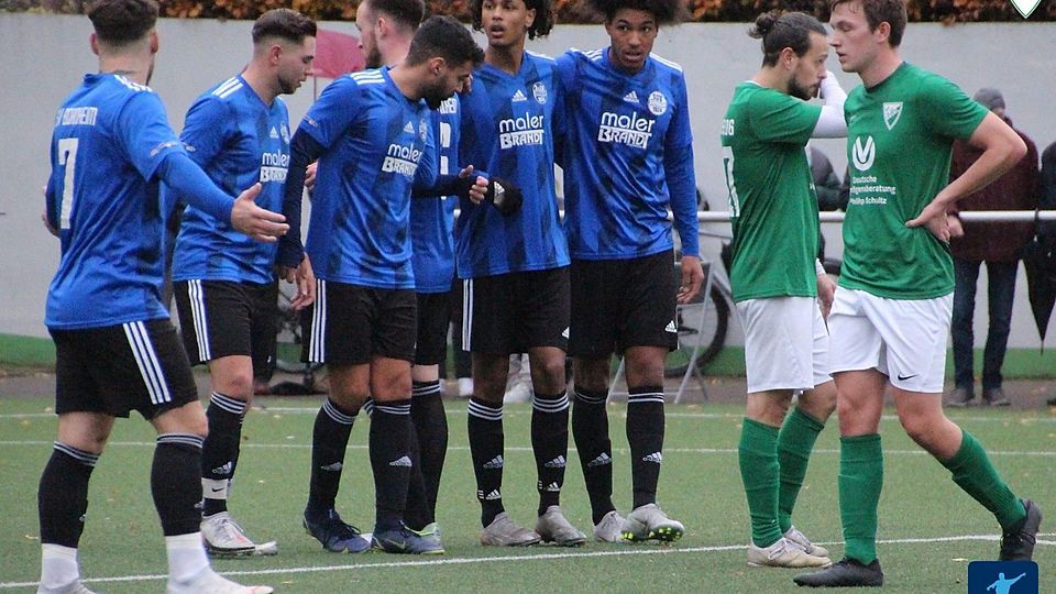 Geschlossen Richtung Aufstieg: der SSV Bornheim (in blau) hier im Spiel gegen den SC Beuel 06.