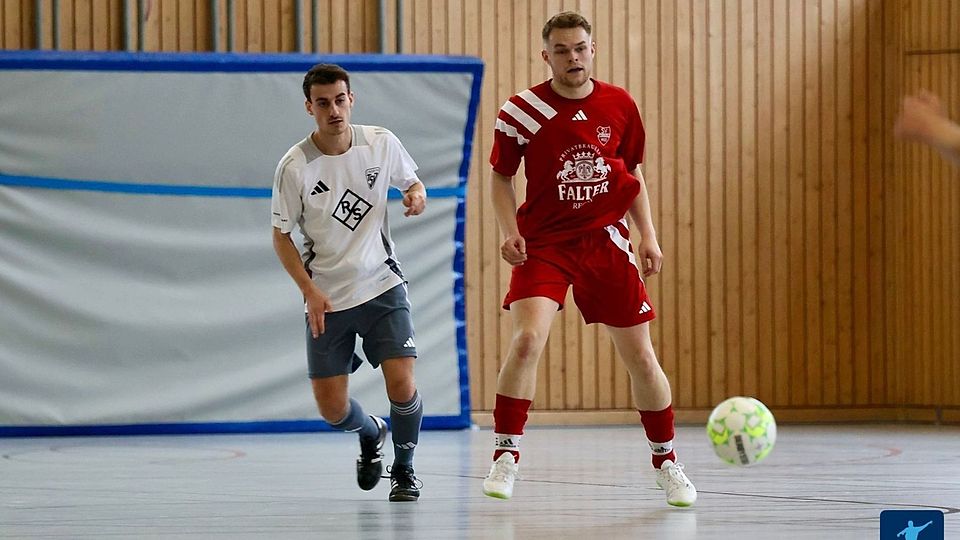 Kevin Dombois (re.) war schon in der Halle für den SV 22 Zwiesel im Einsatz 