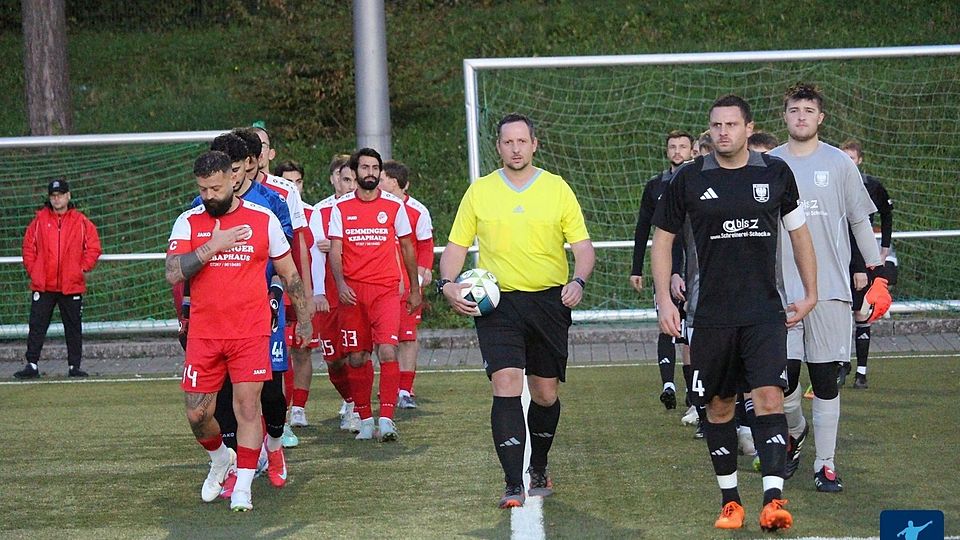 Türkspor Eppingens Zweite (rot) verkauft sich teuer in der Kreisklasse B.