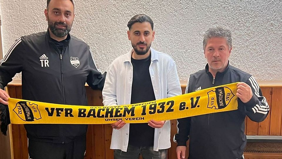 Haydar Andas Akin (mitte) mit Trainer Orhan Yildiz (rechts) und Co-Trainer Gökhan Aydin.