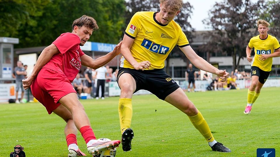 Der FC Kaunitz (in gelb) ist als einziges Team der Westfalenliga 1 noch ohne Punkt.