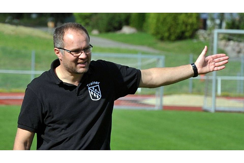 Nur nicht abheben: Lenzkirchs Trainer Zeljko Cosic mahnt zur Bescheidenheit.. | Foto: Wolfgang Scheu