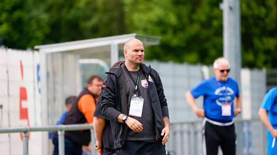 Michele Rodemer und die Fußballer der SSV Brensbach haben in der Kreisliga A die Ziellinie vor Augen.	Foto: Guido Schiek/VRM