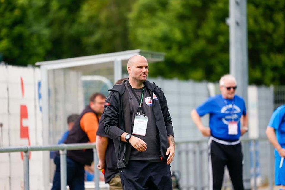 Michele Rodemer und die Fußballer der SSV Brensbach haben in der Kreisliga A die Ziellinie vor Augen.	Foto: Guido Schiek/VRM