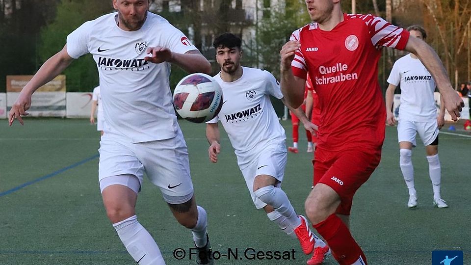 BV Stift Quernheim (in weiß) möchte im Topspiel gegen Herringhausen (Platz 4) den Abstand auf den TuS Brake auf einen Punkt verkürzen