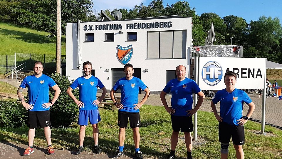 Christoph Kurth-Kulczycki (Mitte) freut sich gemeinsam mit Thorsten Eich, Thomas Marschall, Dennis Burghaus und Lea Lauber (v.l.) auf die neue Saison.