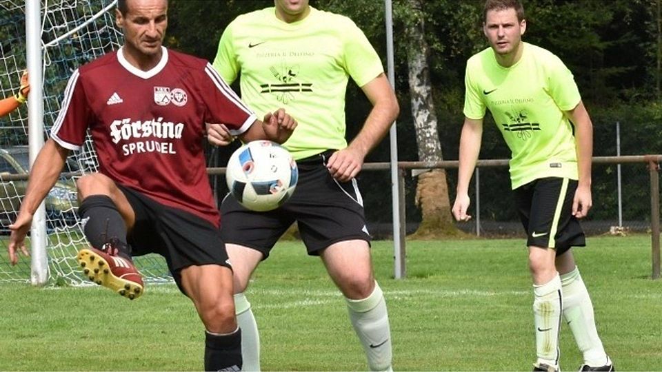 Thomas Winter (links) trägt seit Sommer die Verantwortung bei der SG Grebenhain/Bermuthshain. 	Foto: Zinn