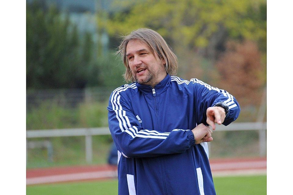 Der Wesselinger Trainer Josef Farkas, Foto: maGro/Weingarten