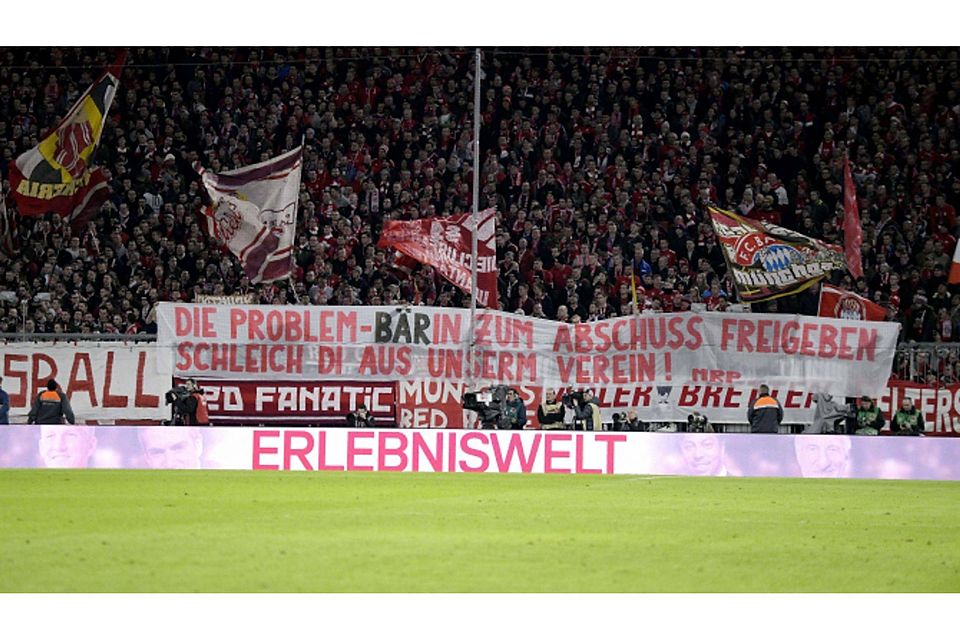 Bayern-Fans kritisieren Dorothee Bär.  MIS / Bernd Feil/M.i.S.