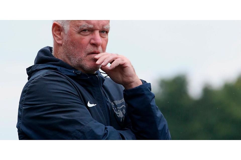 Schließt nach elf Jahren das erfolgreiche Kapitel beim FC Burgsolms: Trainer Peter Nagel. © Martin Weis
