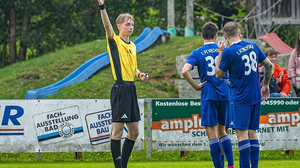 Nein, Schiedsrichter Simon Engl und die Viechtacher werden wohl an diesem Sonntag keine Freunde mehr geworden sein.