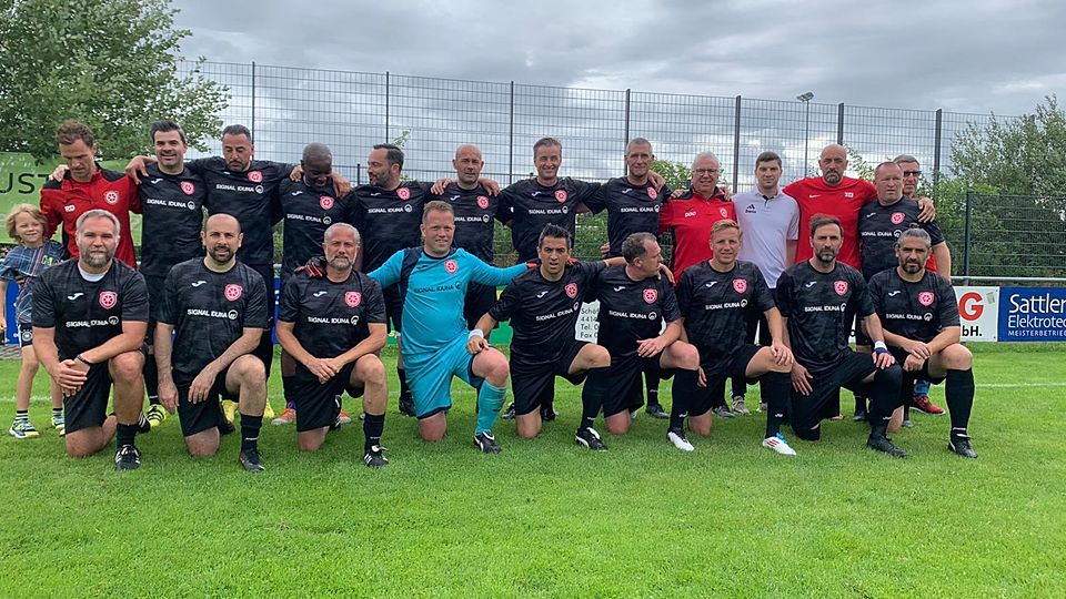 Konnten durch das Torverhältnis die Meisterschaft nicht für sich entscheiden: Die Spieler der SG Höchst Classique