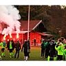 Die Siegesfeier des SV Warngau nach dem Sieg gegen den FC Garmisch-Partenkirchen. Foto: kn.