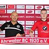 Ahrweilers Trainer Jonny Susa (links) freut sich über Neuzugang Marco Michels.