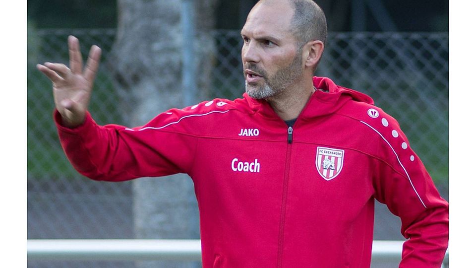 Will dem FC Ebersberg neue Strukturen verpassen: Trainer Borislav Vujanovic.  stefan rossmann