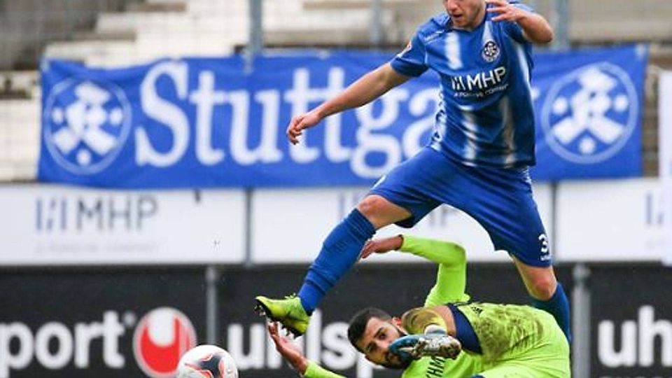 David Kammerbauer hofft über  die Stuttgarter Kickers noch den Sprung ganz nach oben zu schaffen, doch der ehemalige U-16- und U-17-Nationalspieler arbeitet  auch an einem zweiten beruflichen Standbein.
