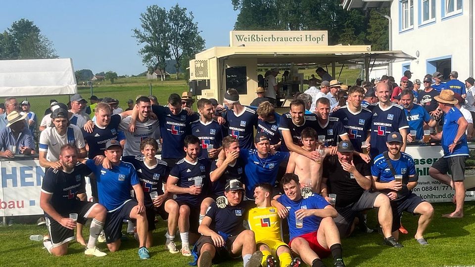 Völlig erschöpft, aber glücklich: Die Aufsteiger vom SV Ohlstadt. 