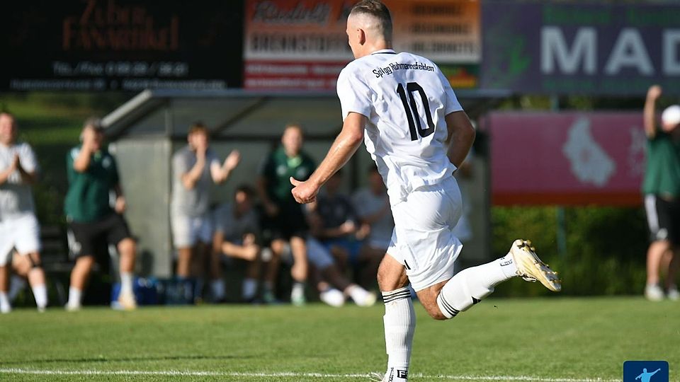 Felix Brunner und der Jubel nach dem Tor des Tages.