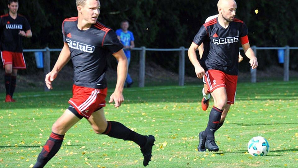 Mit Alexander Rigel (links) und Florian Miller fehlen dem TSV Unterthürheim in der Frühjahrsrunde zwei absolute Leistungsträger. Trotzdem hofft die Mannschaft auf den direkten Klassenerhalt in der Kreisliga Nord.	 F.: Karl Aumiller